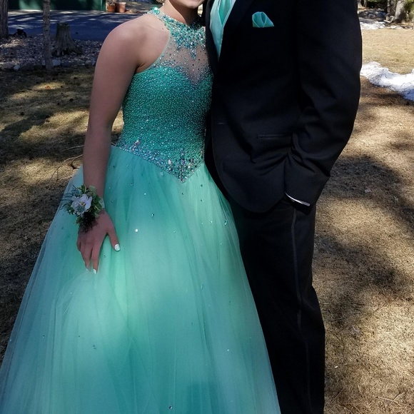 mint green prom
